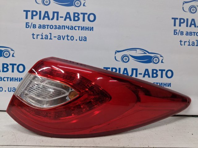 Фонарь задний правый, внешний 924022Y500 HYUNDAI