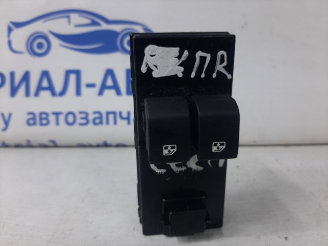 HYUNDAI 935701H000EQ Кнопочный блок управления стеклоподъемником передний левый в наличии Запорожье