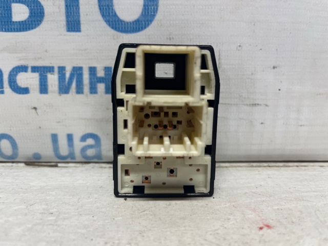 935742P000 HYUNDAI купить в Черкассы