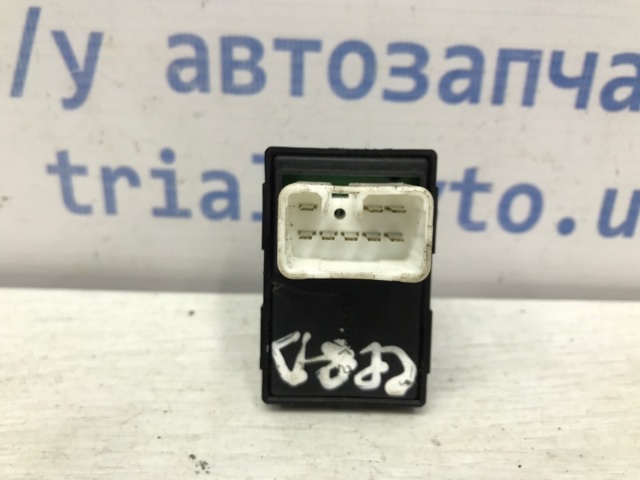 HYUNDAI 935751H100 Кнопка стеклоподъемника передняя в наличии Харьков