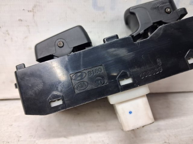 HYUNDAI 935753K010QS Регулятор зеркал в наличии Винница