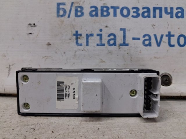 935802W500 HYUNDAI купить в Николаев