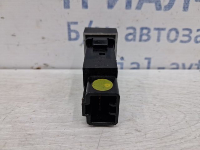 937403E000 HYUNDAI Кнопка включения обогрева сиденья купить в Николаев