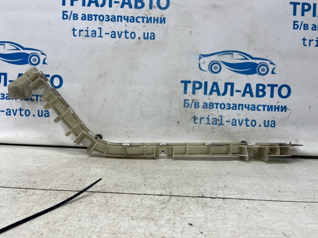 Крепление бамера правое 95133855 GM
