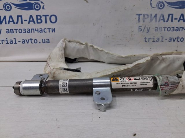 Шторка боковая правая 95199664 GM