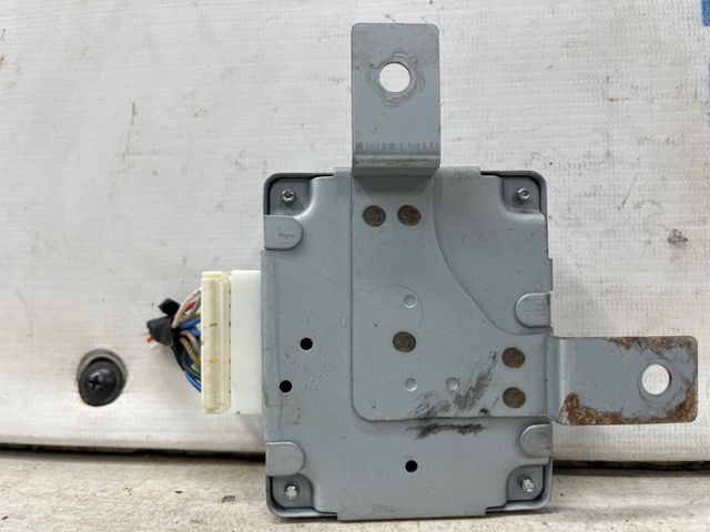957002B000 HYUNDAI купить в Ужгород
