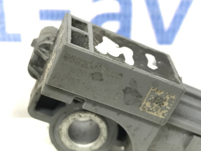 95920B4000 Датчик удара купить Ирпень