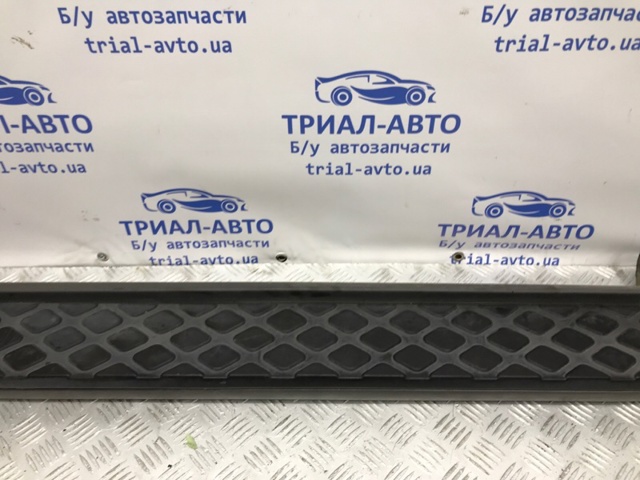 NISSAN 96100EA500 Подножка правая в наличии Тернополь