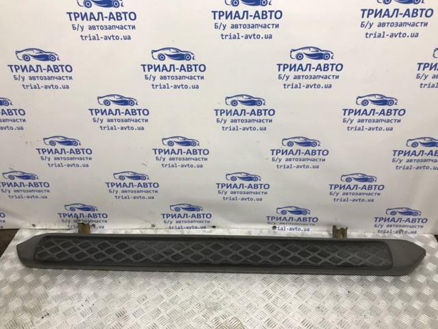 Подножка правая 96100EA500 NISSAN