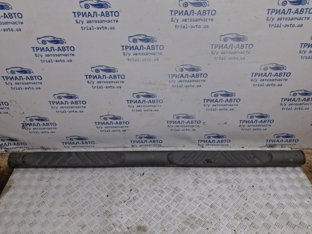 Подножка правая 96100EB10A NISSAN