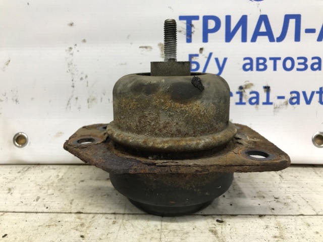 Правая подушка ДВС 96550227 GM