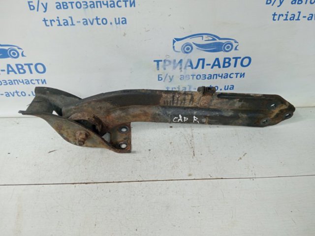 Рычаг/тяга задней подвески продольный нижний, правый 96626482 GM