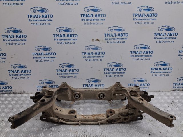 Поперечка задней подвески 96810758 GM