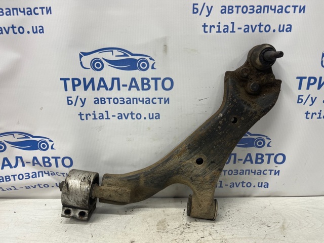 Рычаг передней подвески нижний левый 96819161 GM