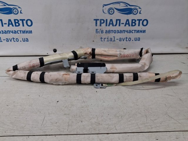 Шторка боковая правая 985P01KA0D NISSAN