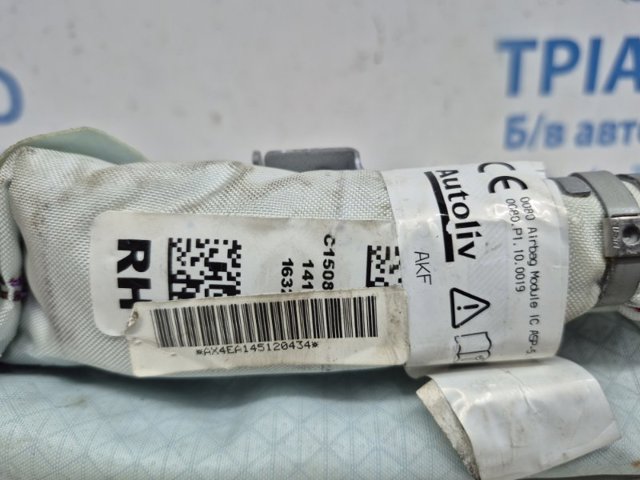NISSAN 985P04EA0A Шторка боковая, правая в наличии Винница