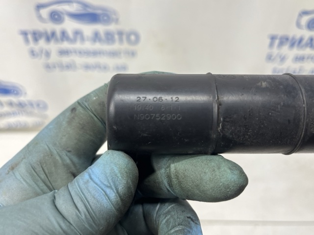 Накладка форсунки омывателя передней фары 986753U001 HYUNDAI