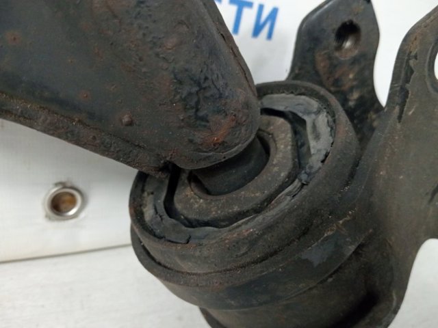 B32H34300D MAZDA Рычаг передней подвески нижний правый купить в Черкассы