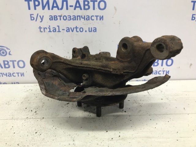 B45A33021 MAZDA Цапфа (поворотный кулак) передний правый купить в Чернигов