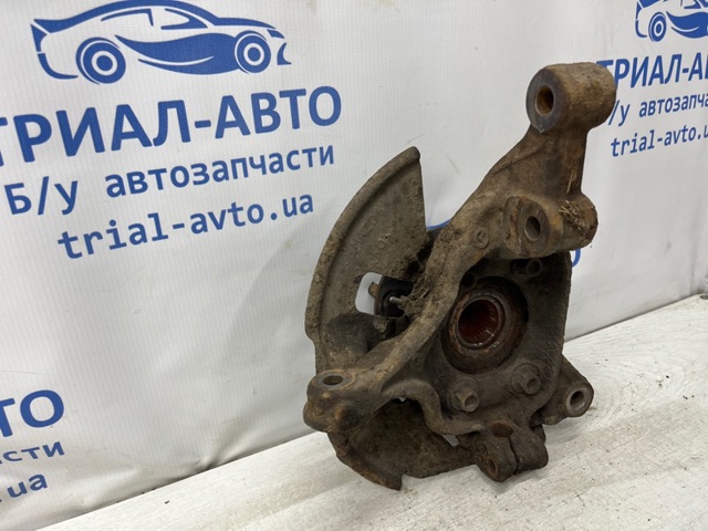 B45A33031 MAZDA Цапфа (поворотный кулак) передний левый купить в Днепр