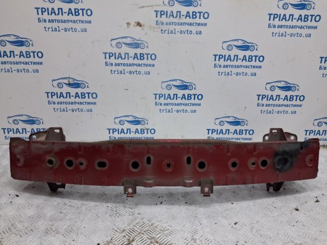 Буфер бампера переднего B45A50070A MAZDA