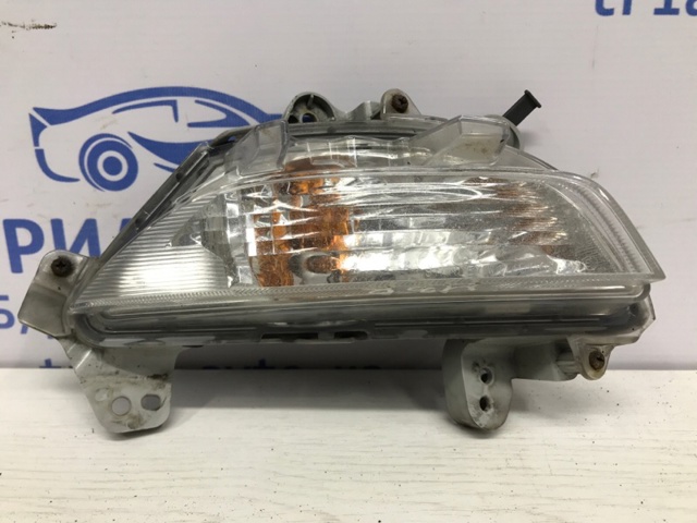 Поворотник правый B45A51350 MAZDA