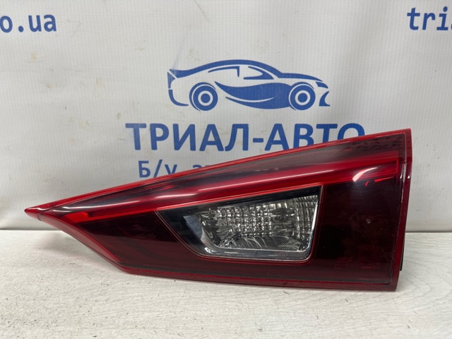 Фонарь задний правый, внутренний B45A513F0 MAZDA