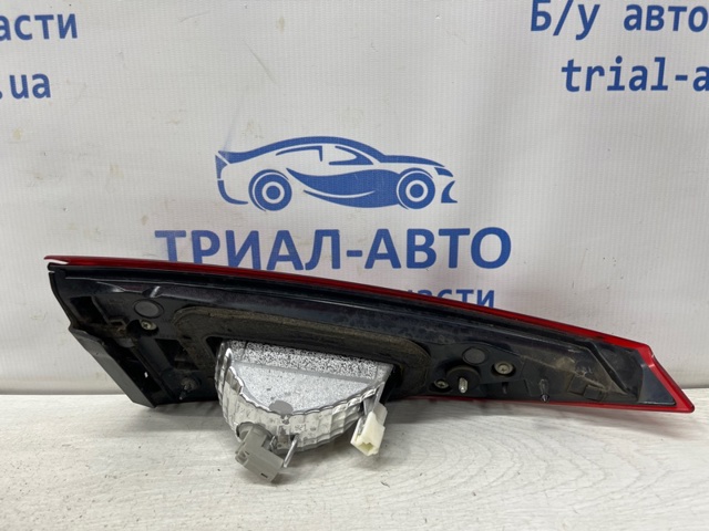 MAZDA B45A513F0 Фонарь задний правый внутренний в наличии Полтава
