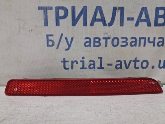 Правый катафот бампера BN8P515L0B MAZDA