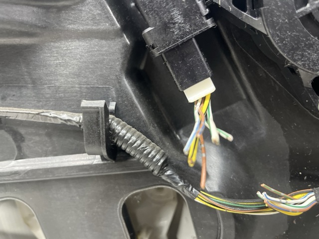 Механизм стеклоподъемника водительской двери BP4K59590 MAZDA