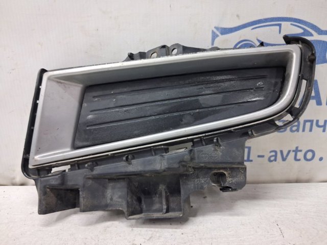 Заглушка противотуманок, левая BR5H50C21B MAZDA