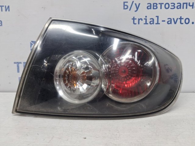 Задний правый внешний фонарь Мазда 3