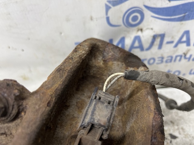 MAZDA BR5S33031 Цапфа (поворотный кулак) передний левый в наличии Житомир