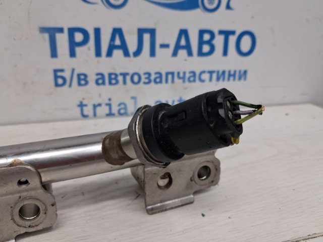 CJ5Z9D280A Распределитель топлива (рампа) купить Чернигов