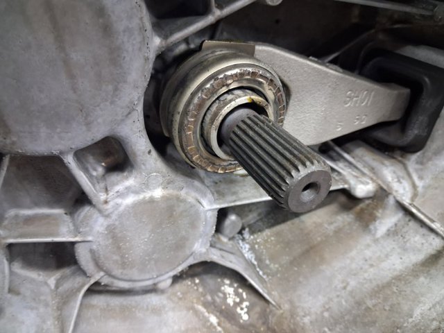 MAZDA D60403000 КПП в сборе (механическая коробка передач) в наличии Черновцы