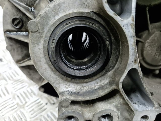 MAZDA D60403000 КПП в наличии Чернигов