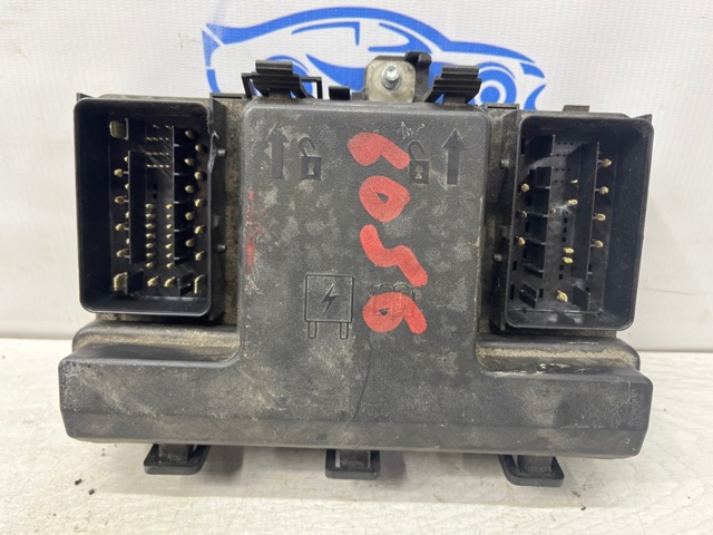 Панель предохранителей DG9T14A067BF FORD