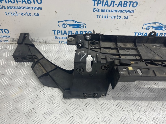 DS7Z16138B FORD Верхняя рамка радиатора купить в Кривой Рог