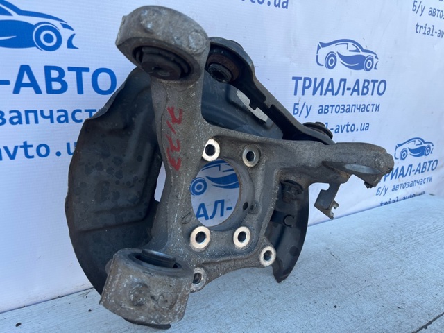 Цапфа поворотная правая E1GZ5B758B FORD