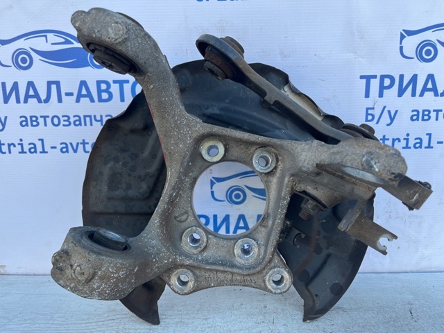 Кулак поворотный правый E1GZ5B758B FORD