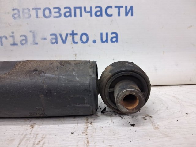 Задний амортизатор E62104EA2A NISSAN