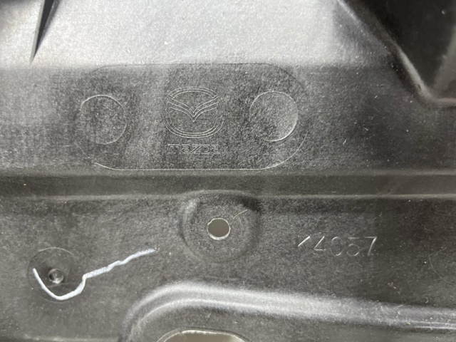 Механизм стеклоподъемника двери передней, правой EG2158590B MAZDA
