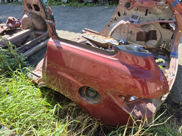 Боковая часть задняя левая EGY171410B MAZDA