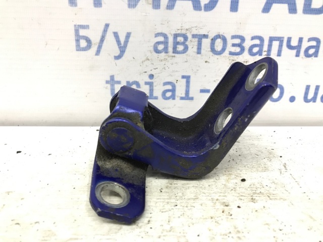 MAZDA F15158210B Петля двери передней правой в наличии Черкассы