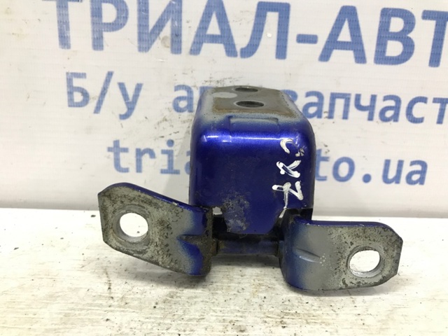 F15159210B MAZDA Петля двери передней правой купить в Днепр