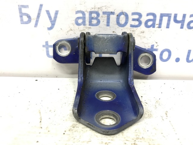 Петля двери передней правой F15159210B MAZDA