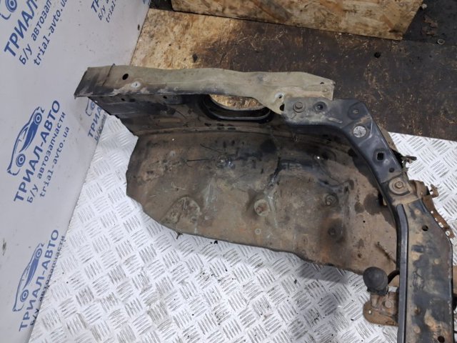 F2500EB3MA NISSAN Рамка радиатора купить в Винница
