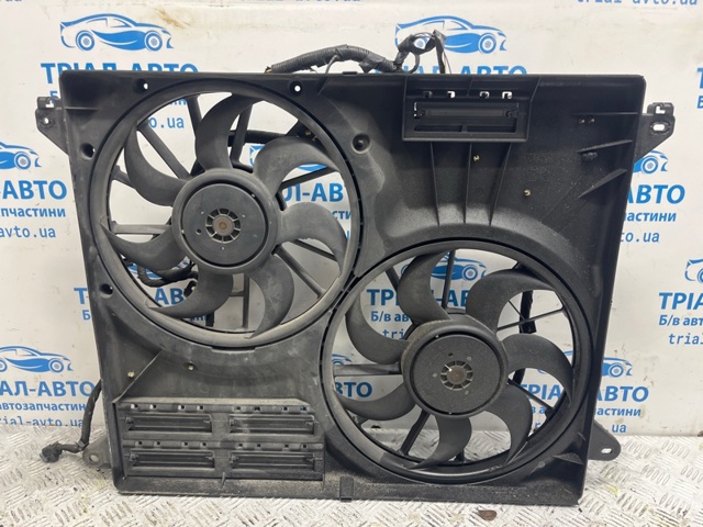 Диффузор радиатора охлаждения в сборе с мотором и крыльчаткой F2GZ8C607E FORD