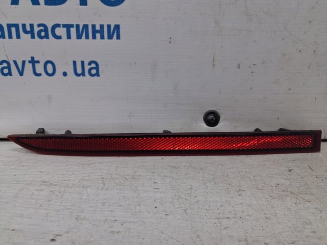 Левый катафот заднего бампера FT4Z15A449A FORD