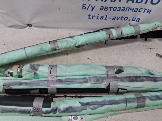 FT4Z58042D95B Шторка боковая, левая купить Ирпень